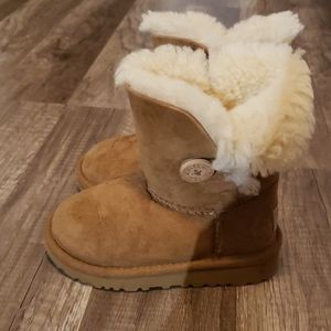Little girls Ugg boots